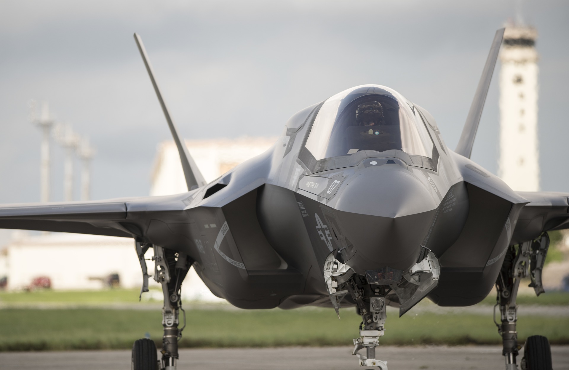 f 35b on tarmac
